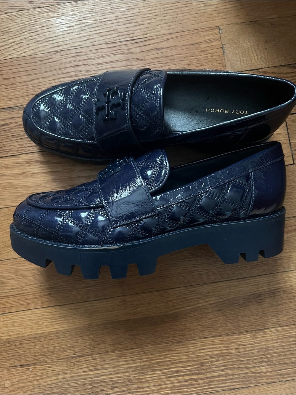 Tory Burch Mini Everly Loafers Navy Quilted Patent Leather Lug Sole in Size: 7